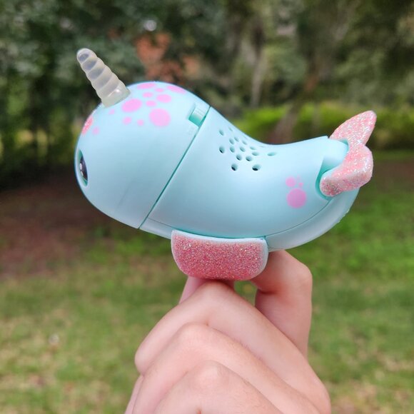 WowWee Fingerlings Interactive Light-Up Blue Pink Narwhal Toy Figure - Picture 2 of 2